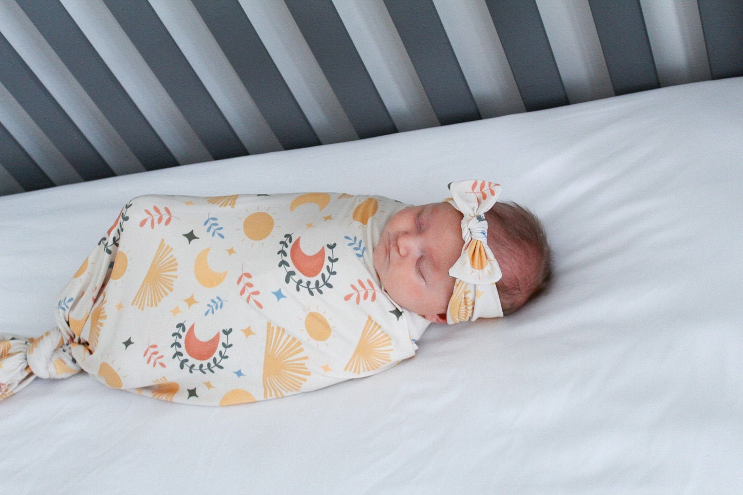 Gender Neutral Swaddle Blanket, Baby Knot Hat, Newborn Take Home